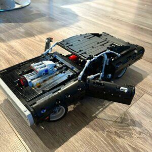 LEGO Dom's dodge charger 42111- 1/12